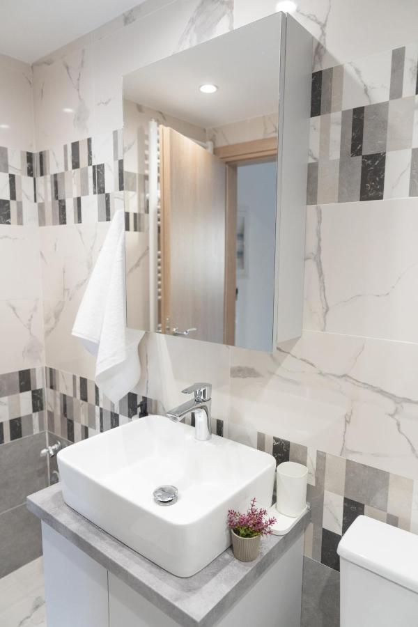 Ermis Apartment Атина Екстериор снимка